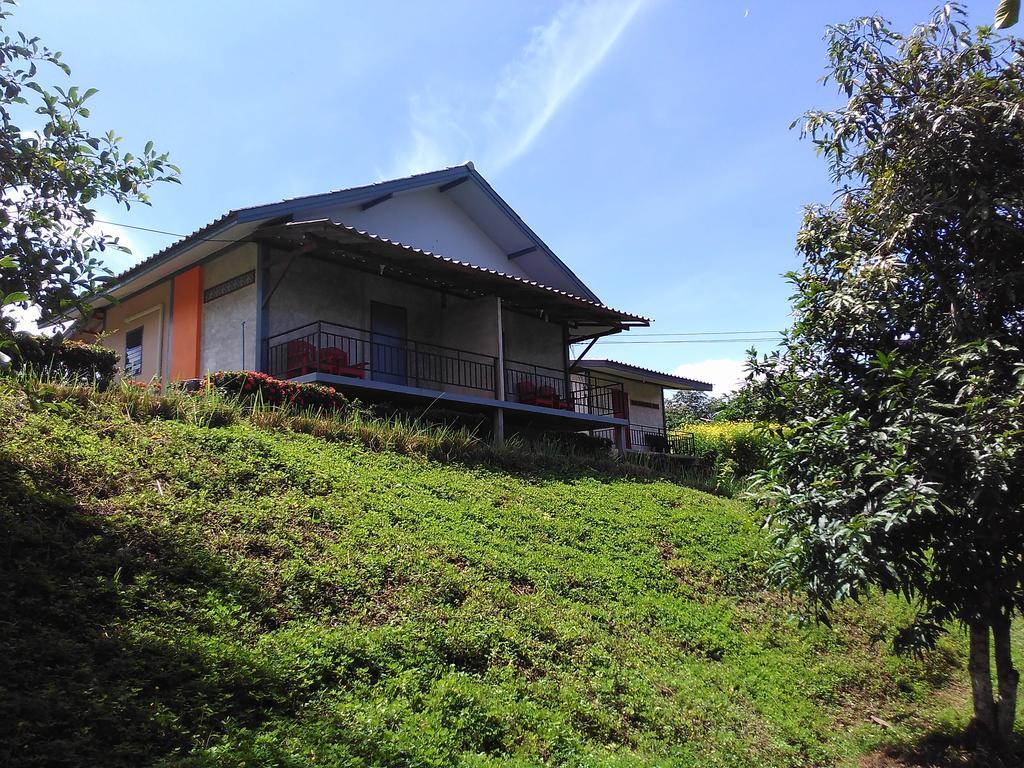 Ban Suan Sukjai Mae Sariang Hotel Exterior photo