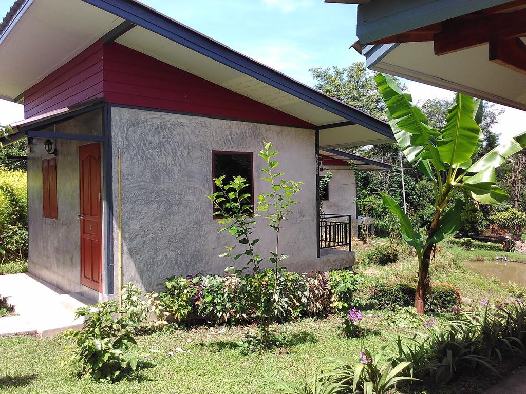 Ban Suan Sukjai Mae Sariang Hotel Exterior photo