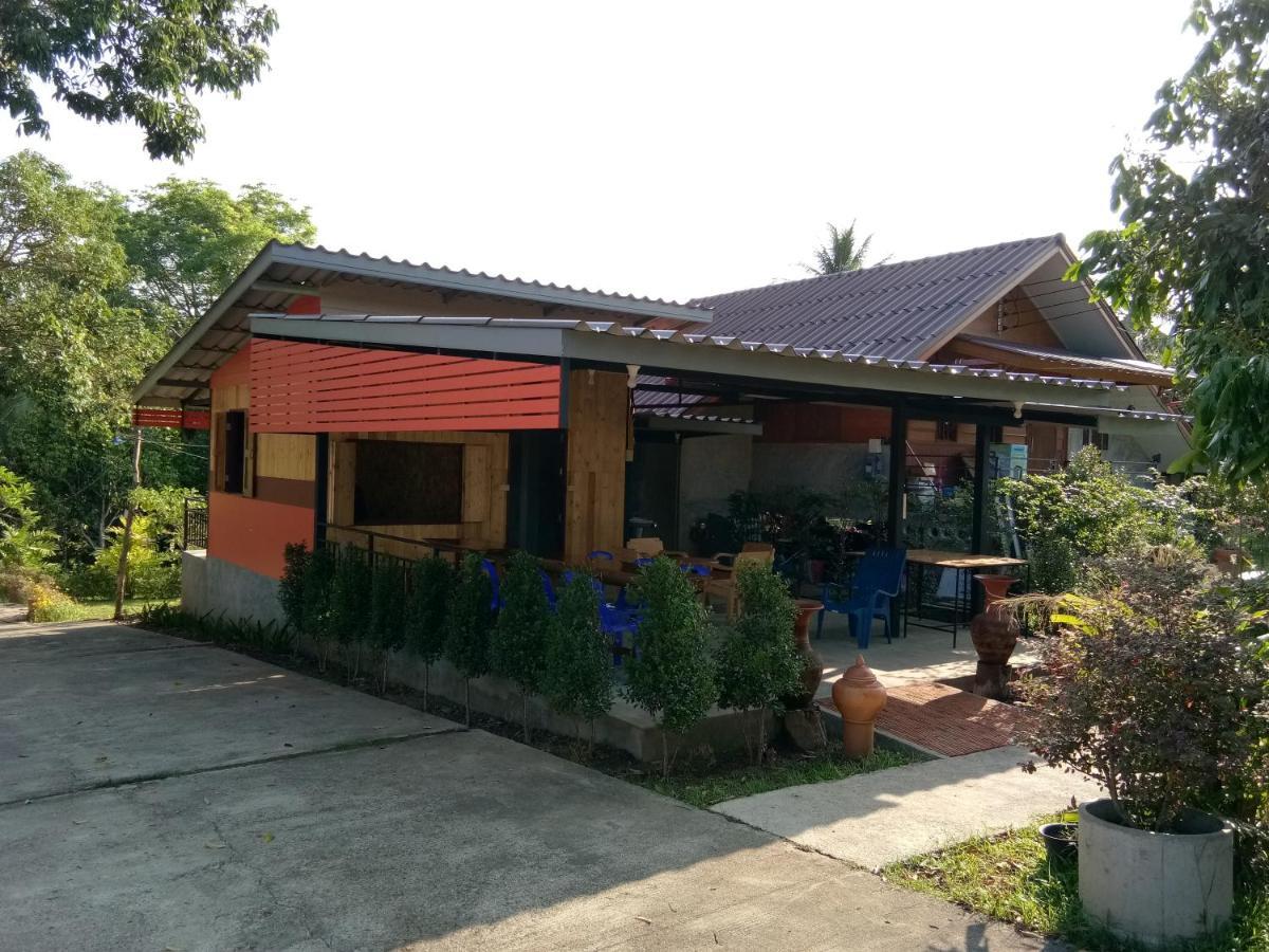 Ban Suan Sukjai Mae Sariang Hotel Exterior photo